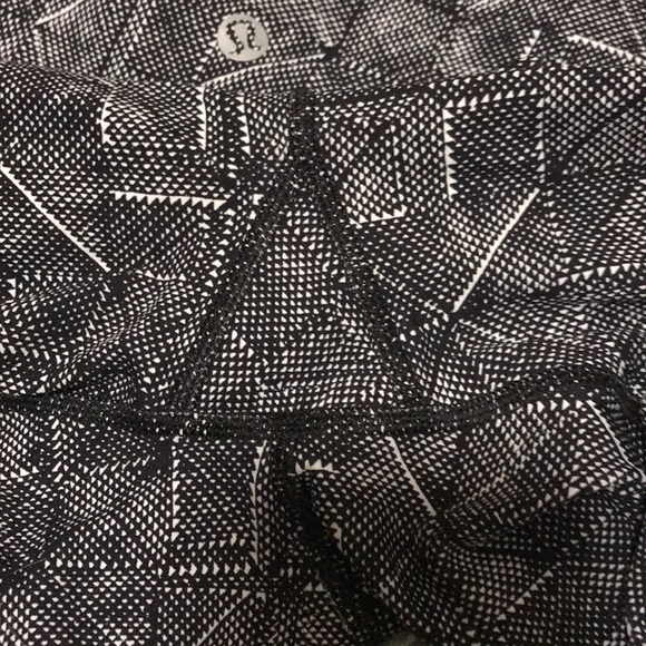 Lululemon leggings geometric - Picture 4 of 4